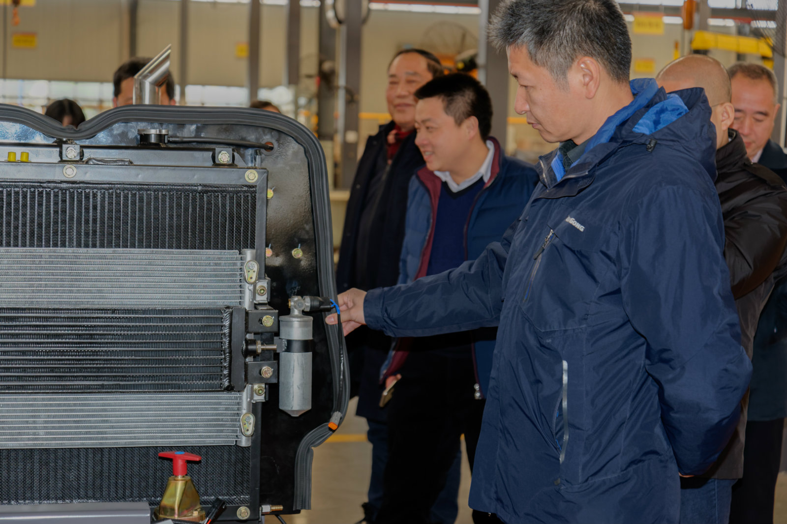 廣西柳工機械股份有限公司總裁黃海波一行到重慶勤牛考察交流